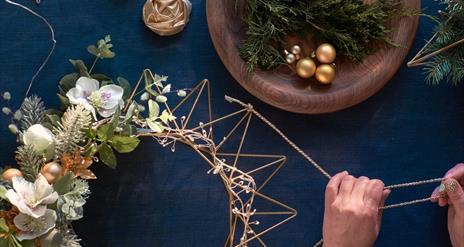 Festive Wreath Making at Everglades Hotel