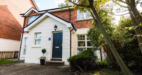 8 Ardenlee Close