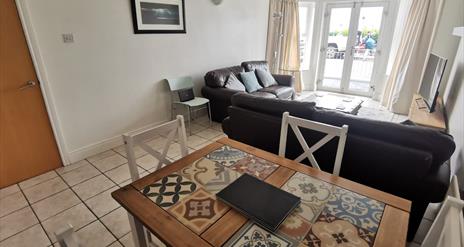 2 West Bay Apartmenta