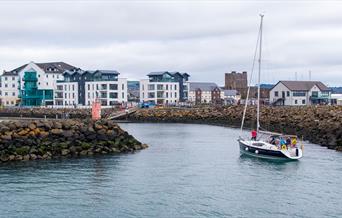 Group sailing experience in Carrickfergus