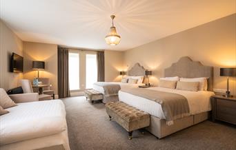 Salthouse Spacious Family Room