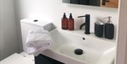 Aganmore Farm Glamping Pods Bathroom