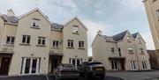 Hillyard Mews, couple, dining, kitchen area