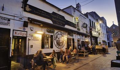 Exterior of Kelly's Cellars in Belfast