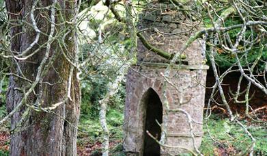 Ederney Covered Wishing Well