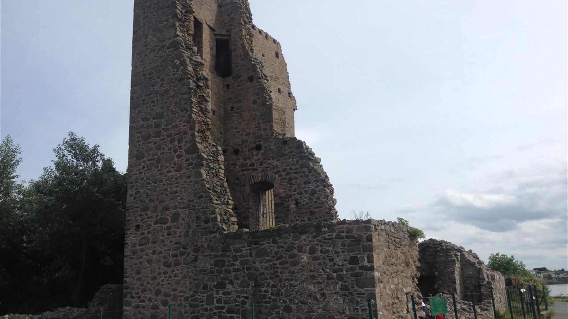 A photo of the Sketrick Castle ruins