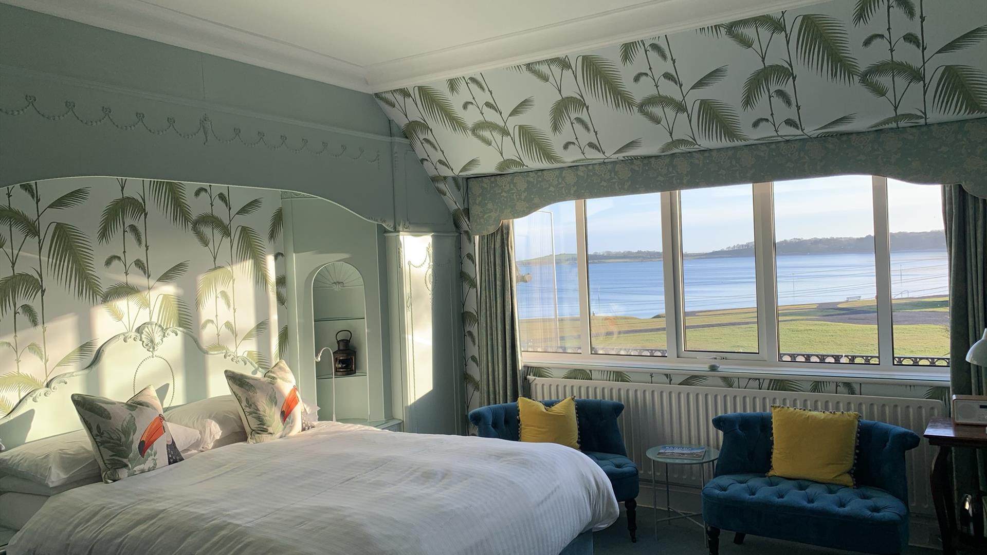 Double bedroom overlooking Ballyholme Bay