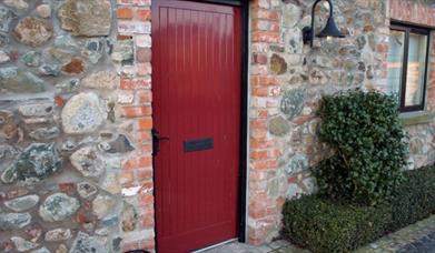 Image of a red door 