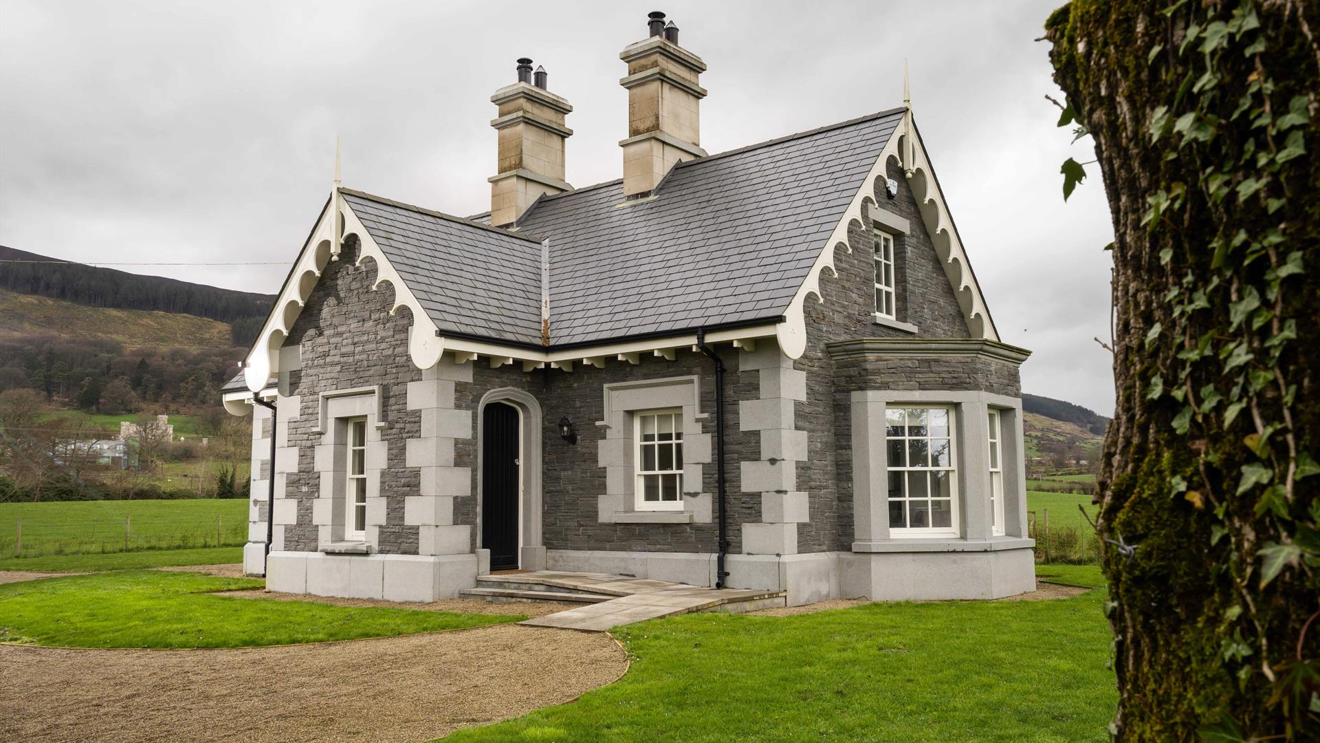 Luxury Gatelodge at Killeavy Castle Estate
