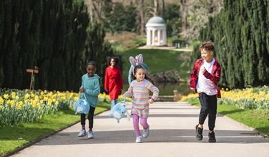 Kids with Easter baskets running around Hillsborough Castle and Gardens looking for Lindt Bunny Statues