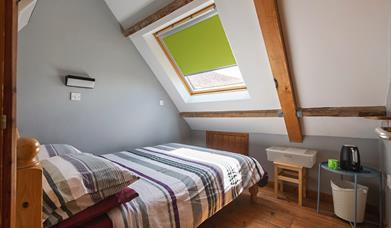 Private ensuite room at Deepdale Camping & Rooms