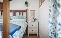 Cliff Cottage: A sunlit, seaside cottage