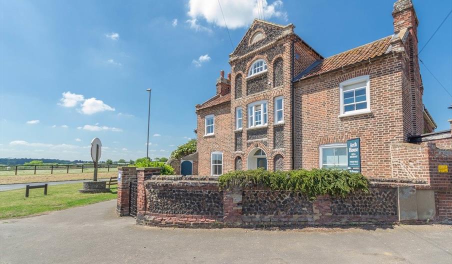Arch House