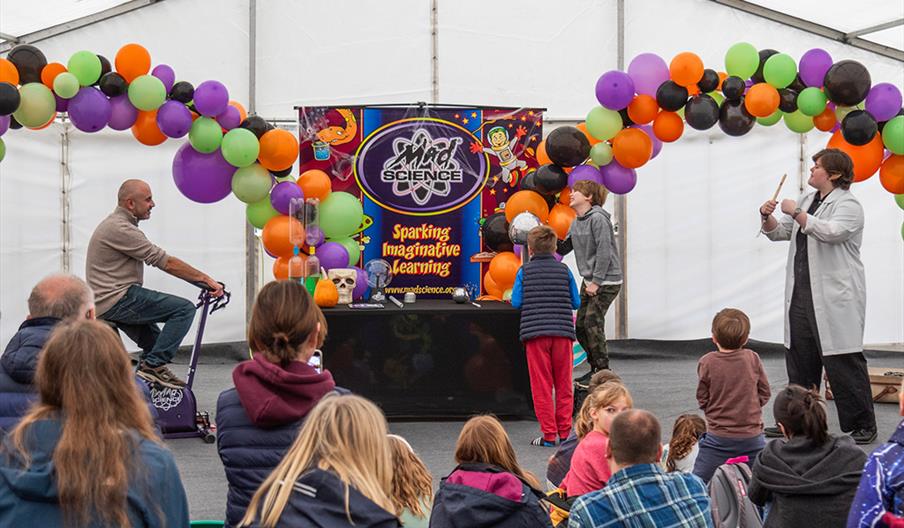 Visitors get involved in the experiments!