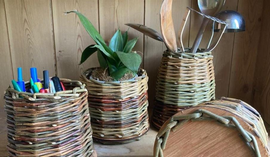 Willow weaving - mini baskets