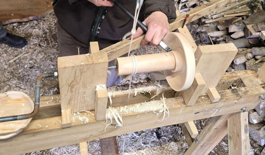 Introduction to Green Woodworking bowl course at Deepdale Farm, 1 day course