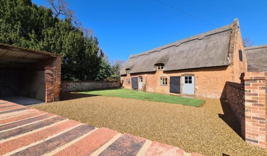 Sloley Hall Estate – Self Catering Colts Barn