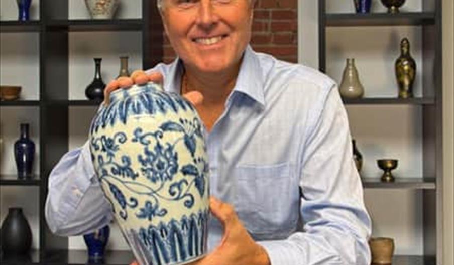 Adam Schoon Antiques Expert