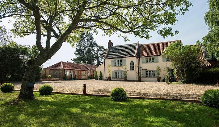 Holly Lodge