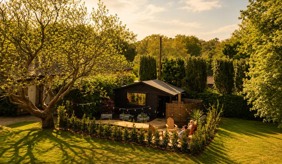Sedgeford Hall - Private Outdoor Sauna Cabin
