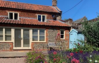 Front view of Sunny Dene Cottage