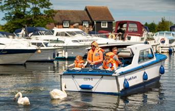 Broads Tours - Day Boat Hire