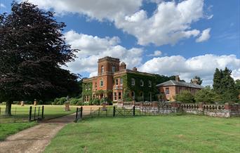 Gunthorpe Hall