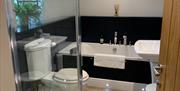 Besley Suite Bathroom