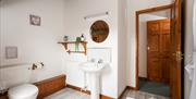Bridgeview Cottage, Bathroom