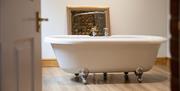 Rolltop bath in Rm 8