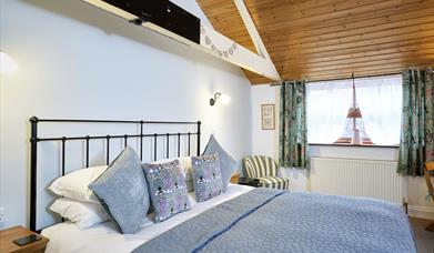 Superking bed room at Dairy Barns Hickling