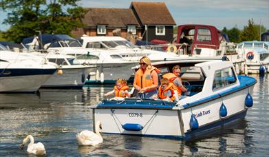 Broads Tours - Day Boat Hire