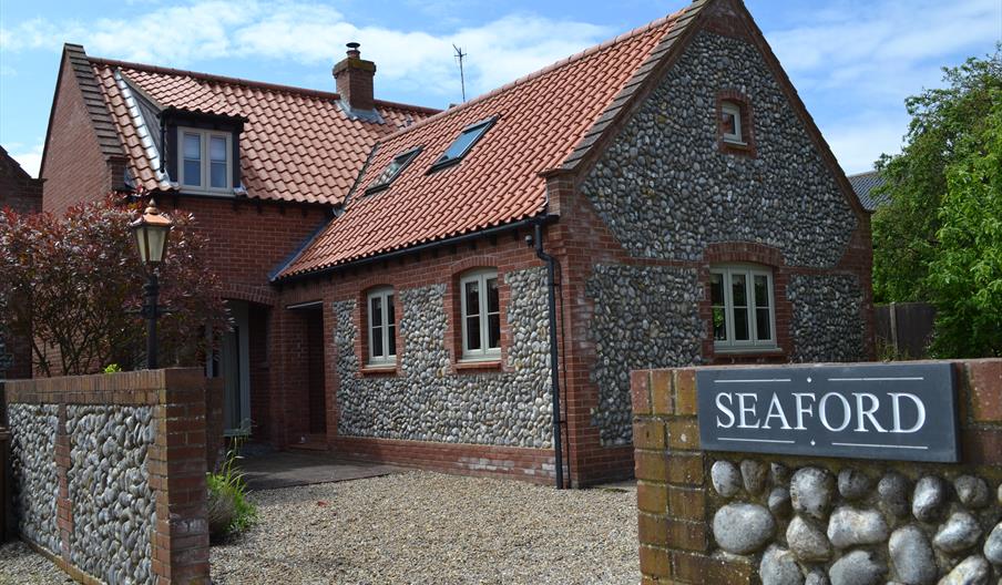 Seaford Holiday Cottage with Parking and EV Charging Point