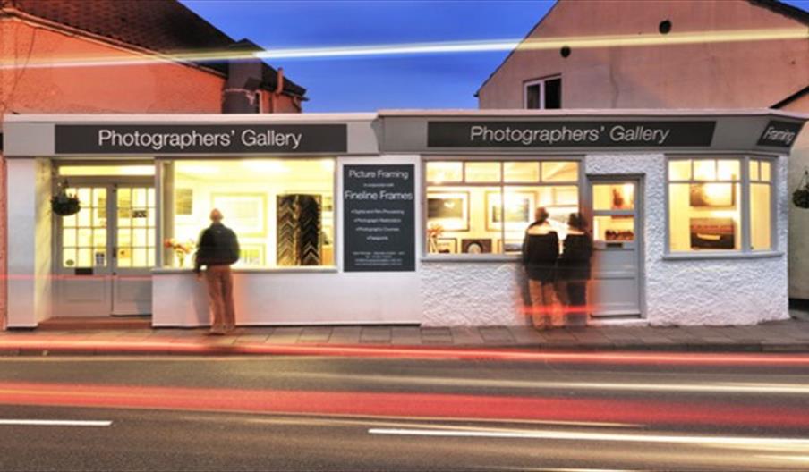 Photographers' Gallery, Holt