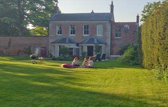 The Lawns Holiday Home