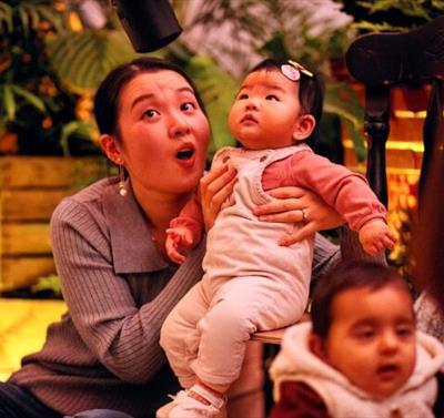 Oily Cart & Polyglot Theatre present GREAT BIG TINY WORLD Image 
