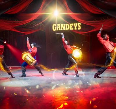 Gandeys Circus drumming performers