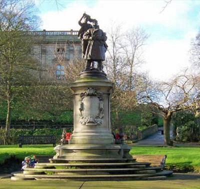 Albert Ball Statue | Visit Nottinghamshire