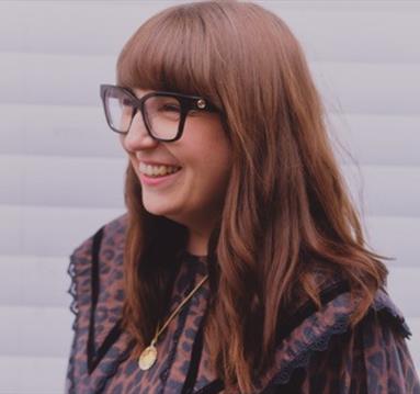photo of writer Laurie Bolger