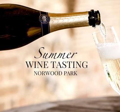 Champaign pouring