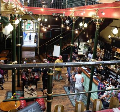 Image of interior of the Old Malt Cross bar