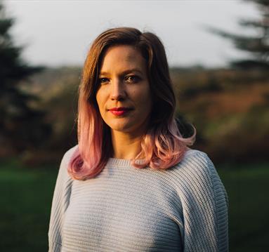 Folkroom Presents: Kirsty Merryn
