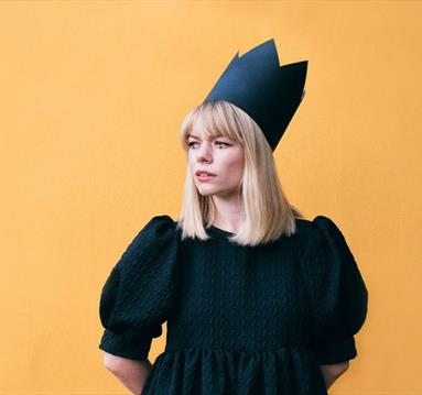 FOLKROOM PRESENTS: Chloe Foy