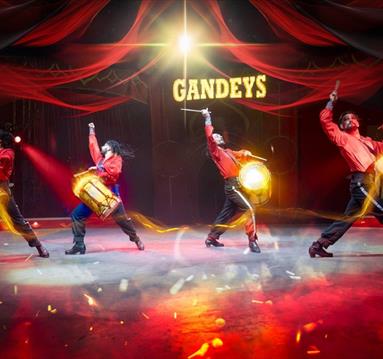 Gandeys Circus drumming performers