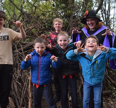 Halloween Den Building