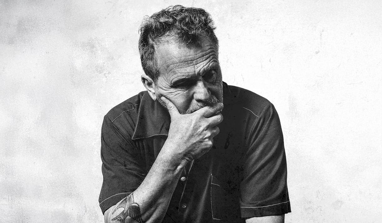 FOLKROOM PRESENTS: Martin Simpson