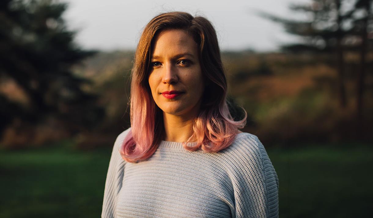 Folkroom Presents: Kirsty Merryn
