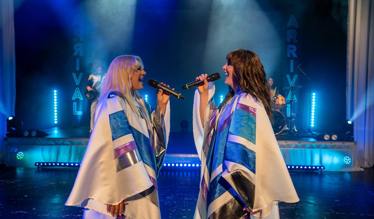Arrival | The Hits of ABBA | Waterloo 50th Anniversary Tour at Binks Yard