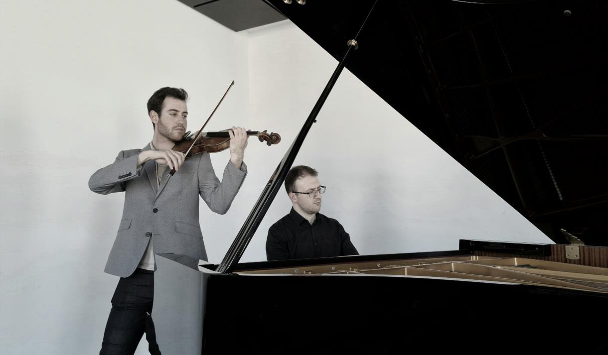 Violinist Miguel Suay (left) and pianist Patryk Frac (right)