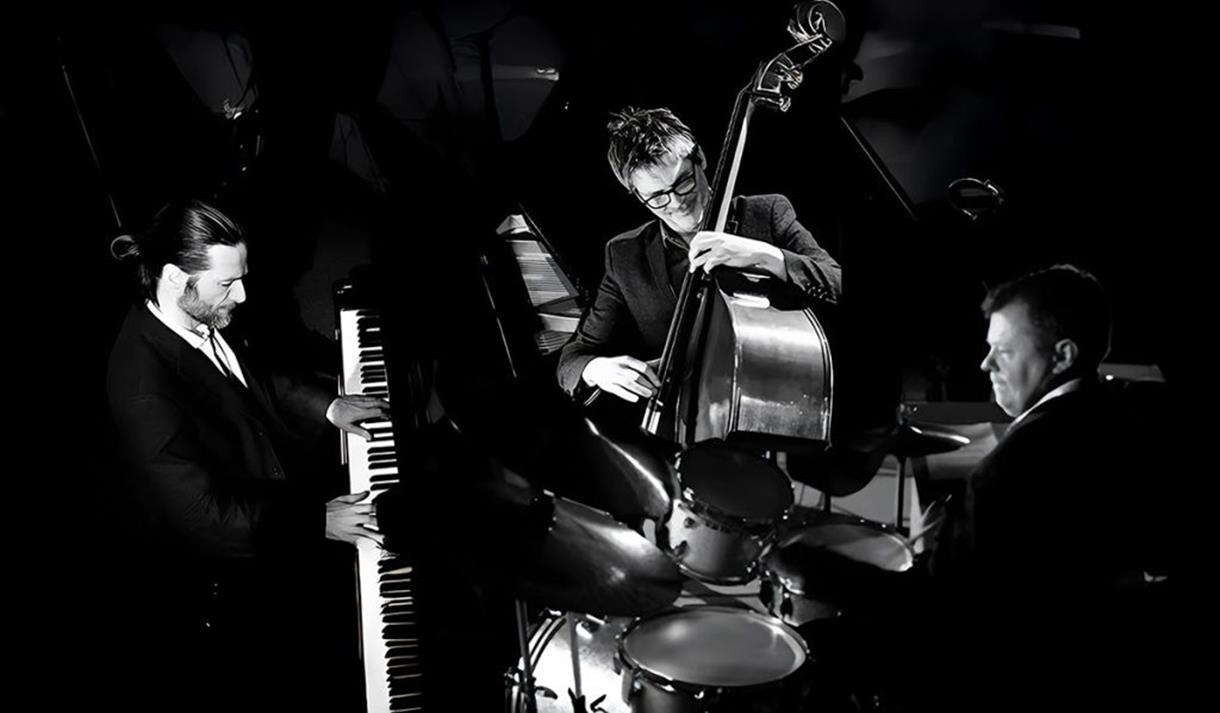 Trio Manteca
